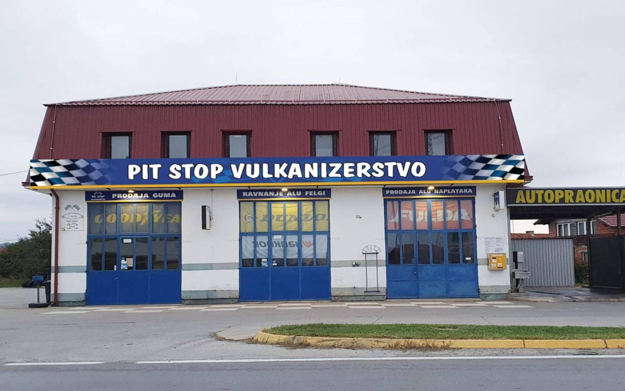 Zgrada Pit Stop vulkanizerstva u Slavonskom Brodu
